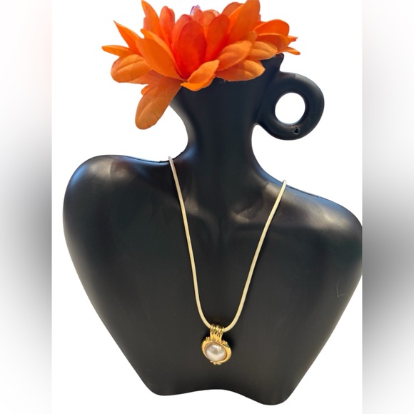 Golden Pearl Pendant - Picture 2 of 7